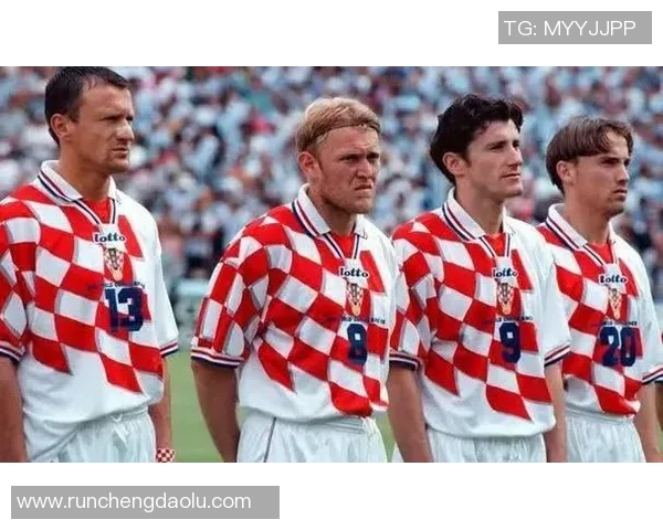 那些曾经辉煌却已离开的足球明星们的传奇与回忆